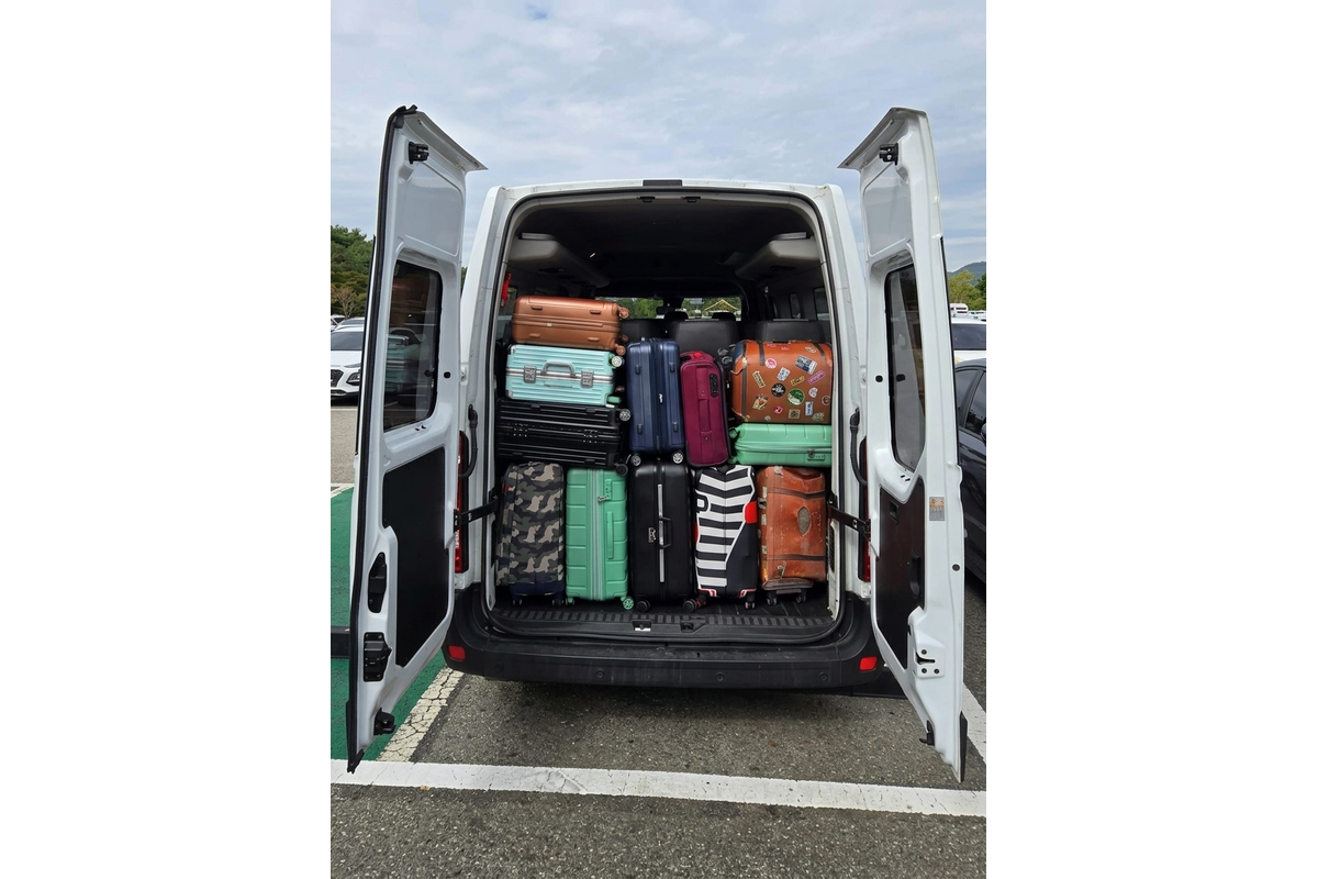 Hire 15 seaters van with Simple English Driver in South Korea